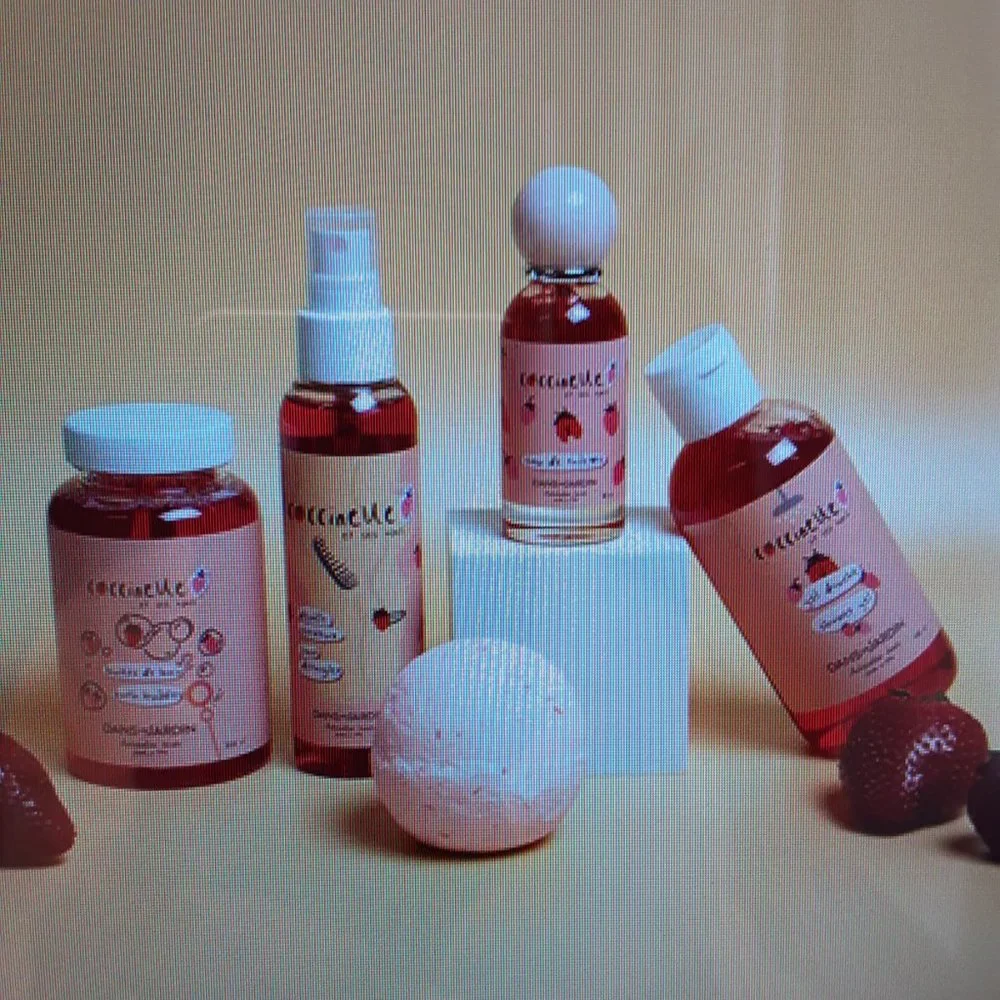 Dans un Jardin - Fraise bath/ shampooing gift set - 4 piece NEW